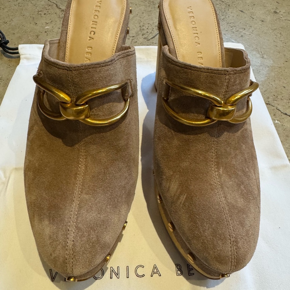 EUC Veronica Beard Giles suede studded platform clogs, color: latte, size 8 - Picture 4 of 12